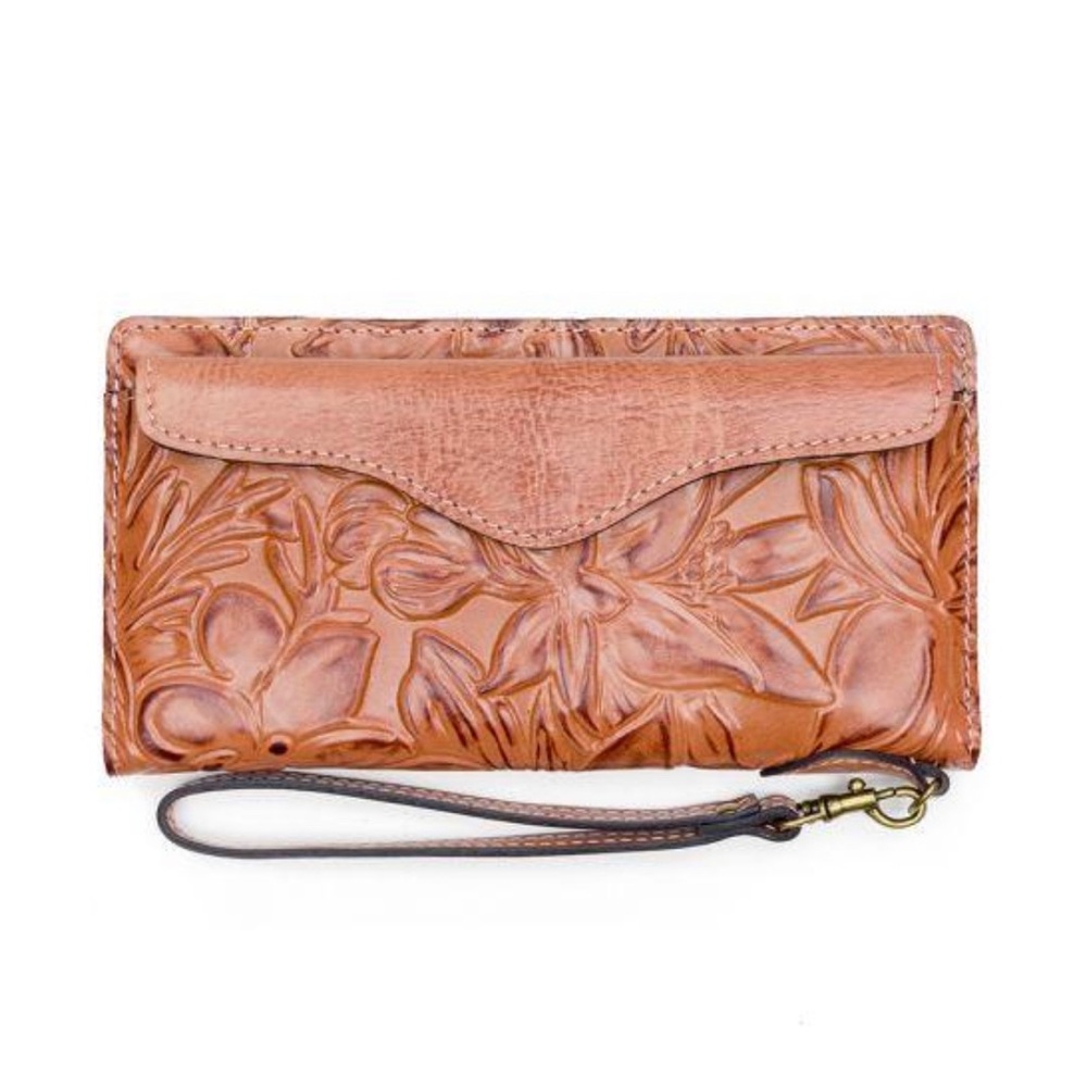 Patricia Nash Valentina II wallet/clutch!